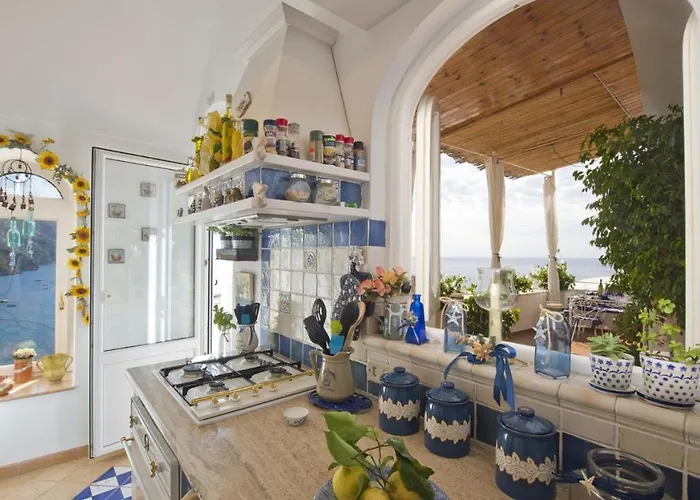 Casa Noemi 4&2, Emma Вілла *