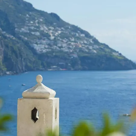 Casa Noemi 4&2, Emma Positano