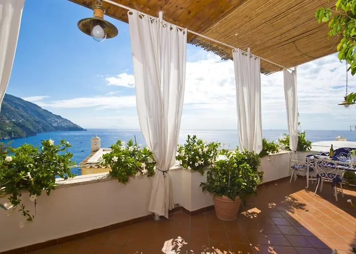 Casa Noemi 4&2, Emma *