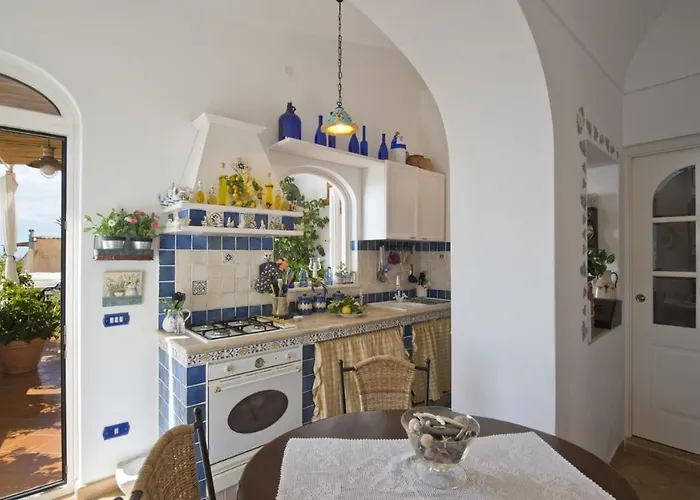 Casa Noemi 4&2, Emma Positano