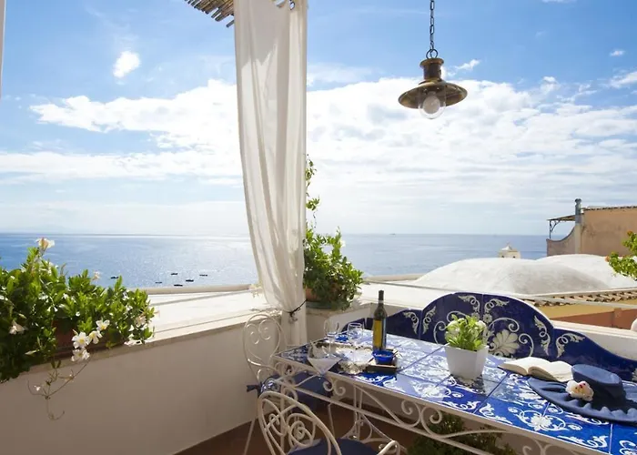 Casa Noemi 4&2, Emma Positano